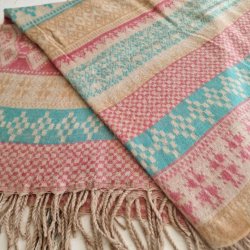 Grafisk uldt�ppe rosa tern pink/turkis/gul