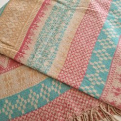 Grafisk uldt�ppe rosa tern pink/turkis/gul