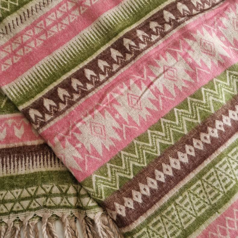 Grafisk uldt�ppe rosa/gr�n/beige