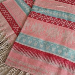 Grafisk uldt�ppe neonpink/turkis/r�d