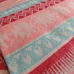 Grafisk uldt�ppe neonpink/turkis/r�d