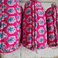  Pink Indiske Bloktrykte kosmetik/toilettasker med klassiske blomstertryk