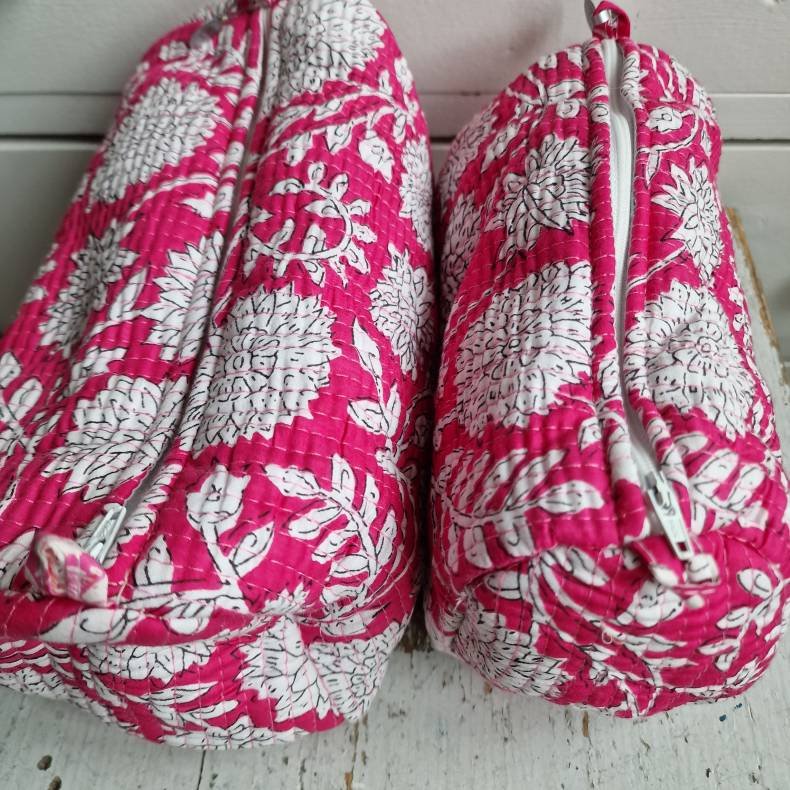 Pink Indiske Bloktrykte kosmetik/toilettasker med blomster