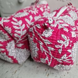 Pink Indiske Bloktrykte kosmetik/toilettasker med blomster
