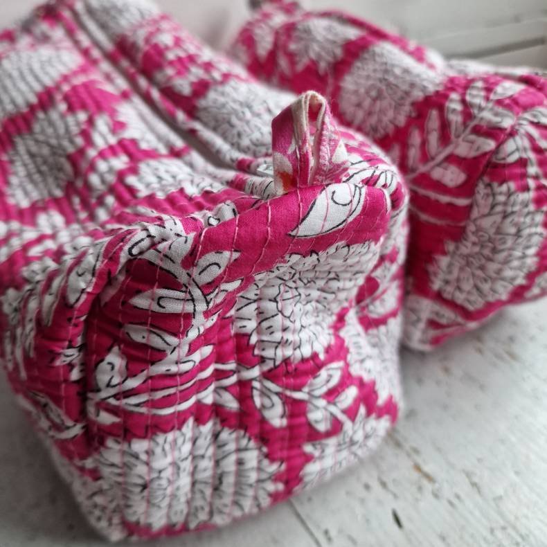 Pink Indiske Bloktrykte kosmetik/toilettasker med blomster