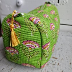 Klar gr�n  Indiske Bloktrykte kosmetik/toilettasker med blomster p� stilk