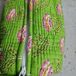 Klar gr�n  Indiske Bloktrykte kosmetik/toilettasker med blomster p� stilk
