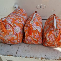 Orange Indiske Bloktrykte kosmetik/toilettasker med lyser�de blomster
