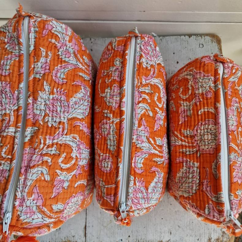 Orange Indiske Bloktrykte kosmetik/toilettasker med lyser�de blomster