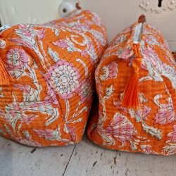 Orange Indiske Bloktrykte kosmetik/toilettasker med lyser�de blomster