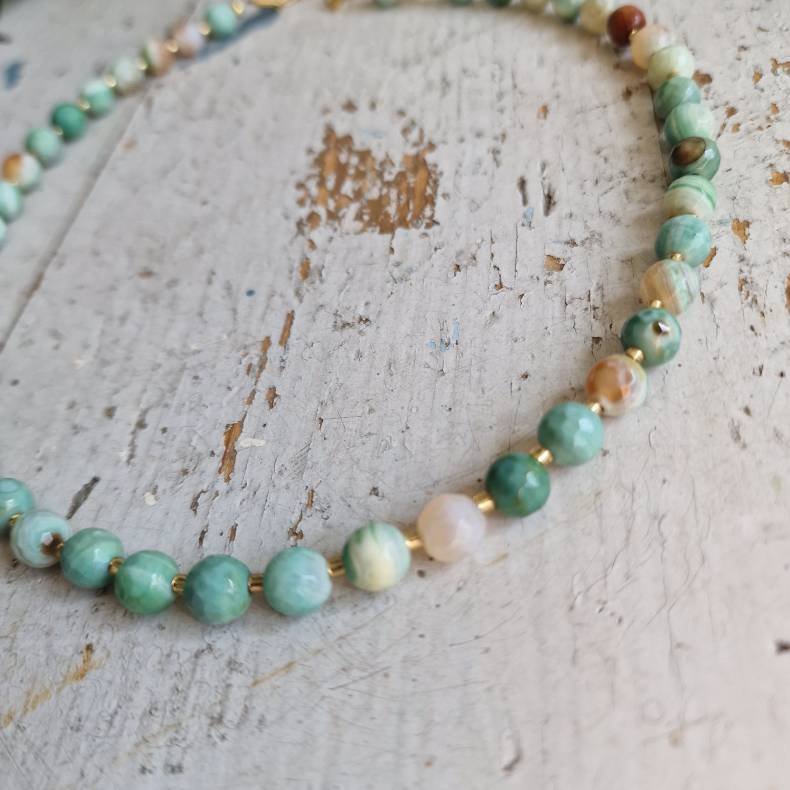 Amazonite unikak�de med sm� forgyldte mellem stykker