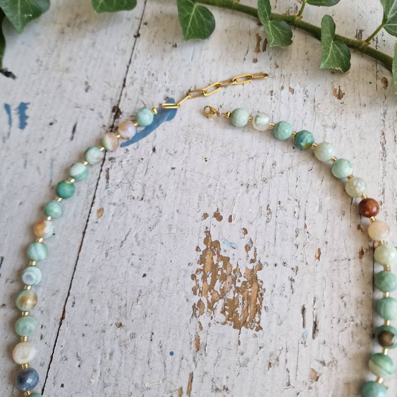 Amazonite unikak�de med sm� forgyldte mellem stykker