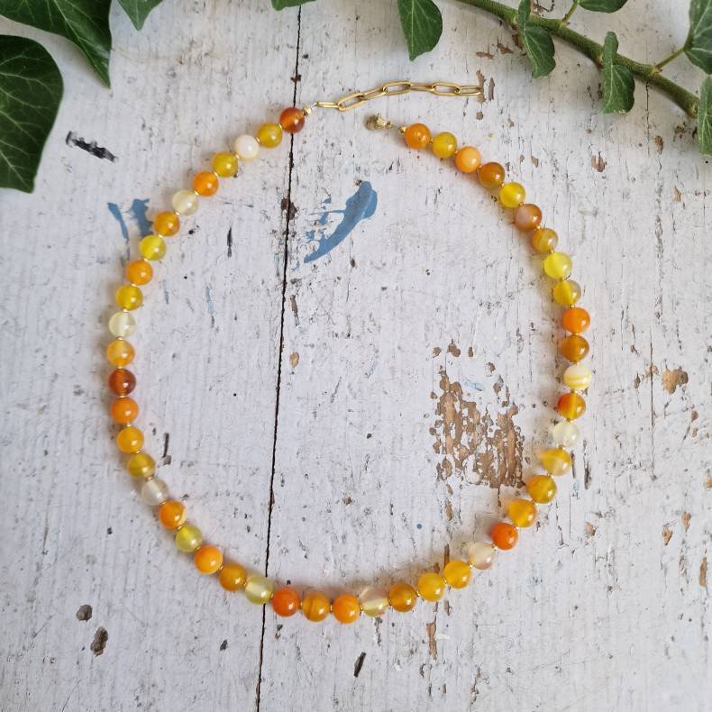 Gul og orange agate unika halsk�de 