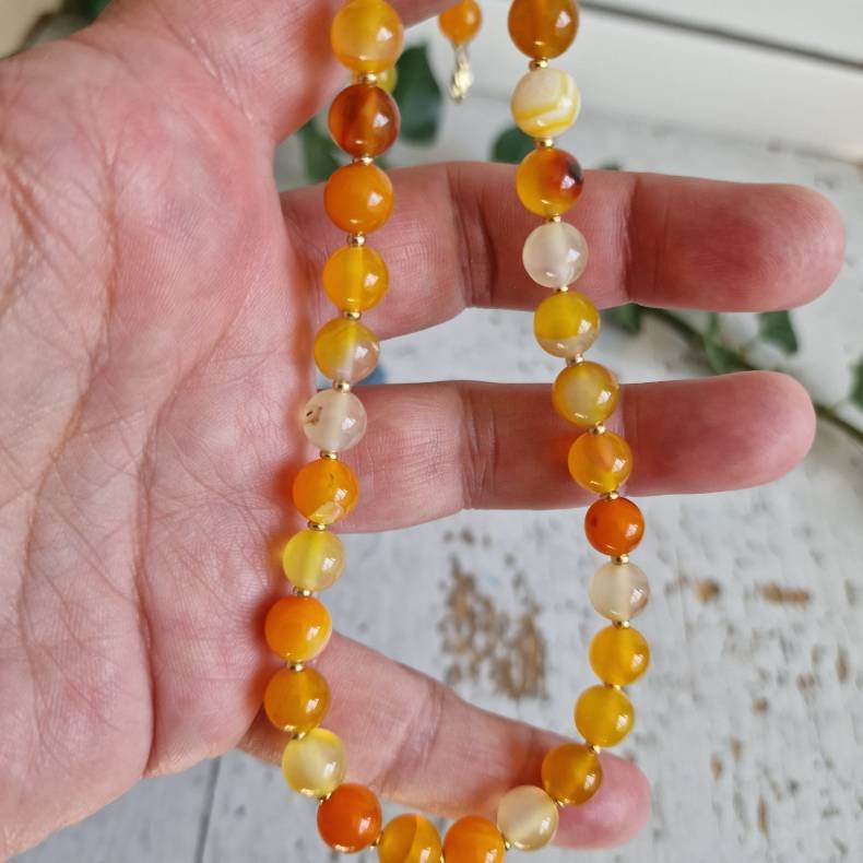 Gul og orange agate unika halsk�de 