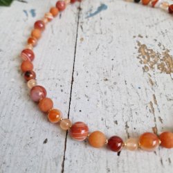 Orange matslebne og stribede agater unik halsk�de