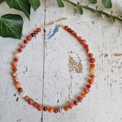 Orange stibede agater halv�delstens  unika halsk�de 