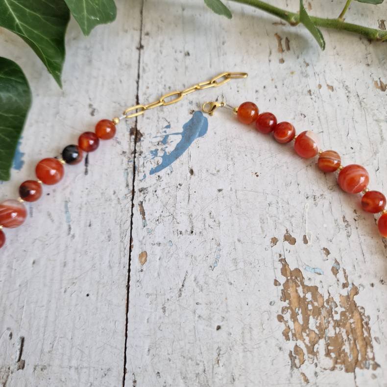 Orange stibede agater halv�delstens  unika halsk�de 