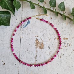 Pink stribet agate halv�delstens halsk�de