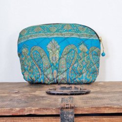 Silke kosmetikpung i varm mnstret turkis