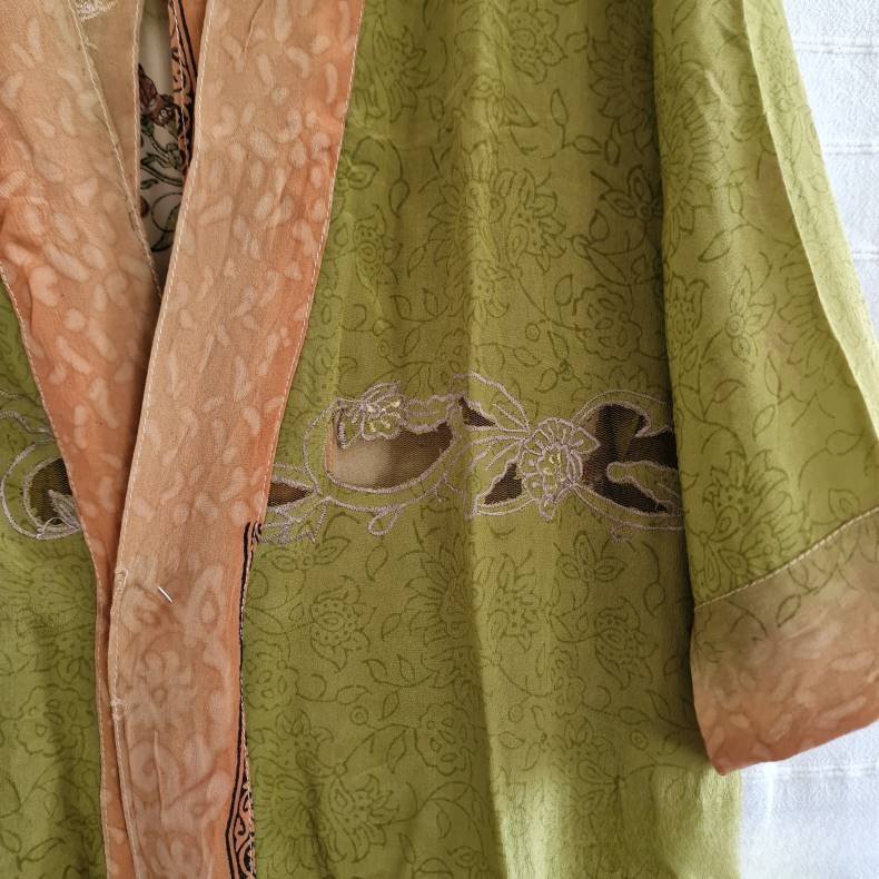 Silke kimono bygebjerg lang broderet m.blte No.15