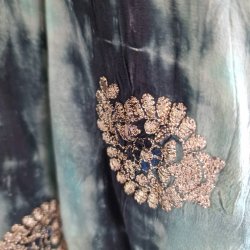 Silke kimono bygebjerg lang broderet tiedye m.blte No.17
