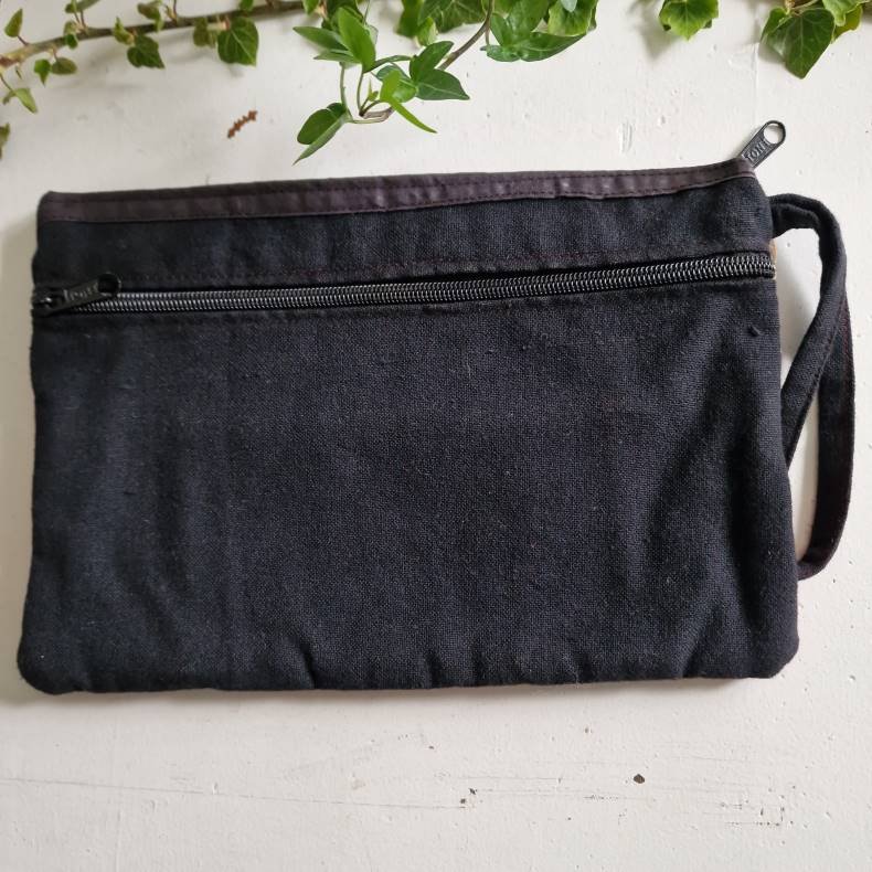 Farverig broderet clutch med spejle