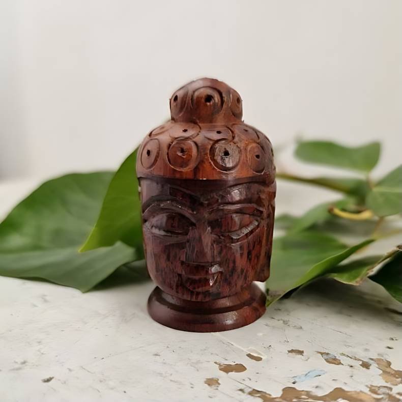 Buddha lille pilleske i tr