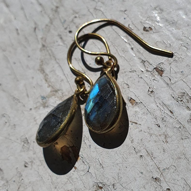 Labadorit p rebjle G