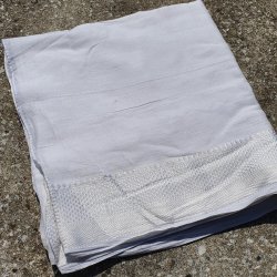 Hvidt t�rkl�de med hvid bort