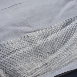 Hvidt t�rkl�de med hvid bort