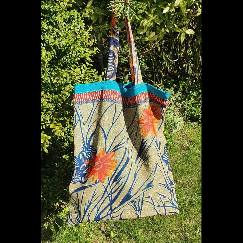 Sari net blomster